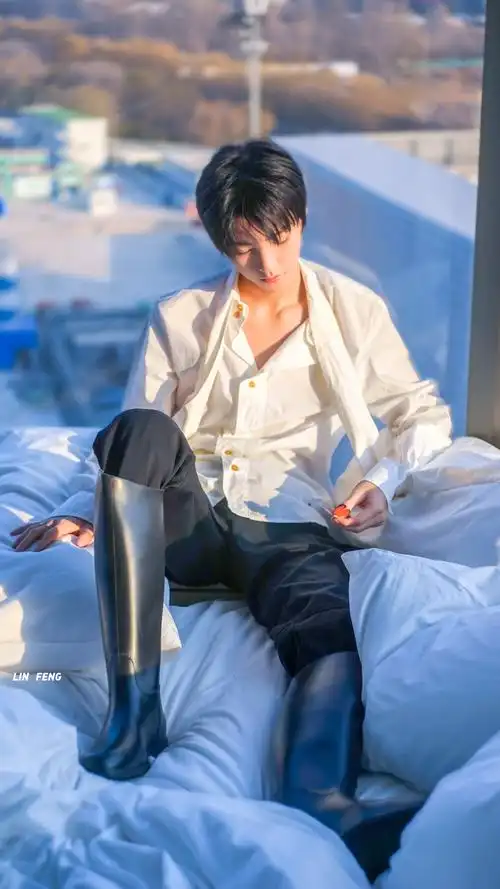 王俊凯08水印赞评论更多