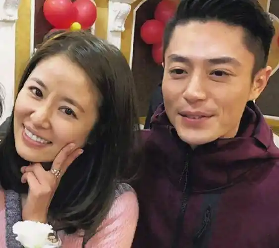林心如删除与丈夫恩爱自拍照,情商有待提高,网友:别再坑霍建华_感情