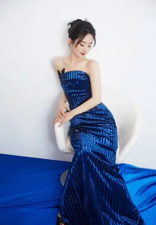 赵丽颖齐胸蓝色连衣裙性感写真_颖宝_气质_长裙
