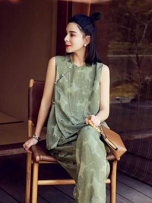 新中式穿搭,让"中国风"再次腾飞,不花哨不做作,做低调的美人