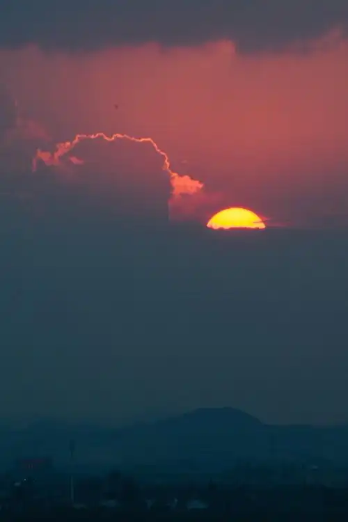 日落西山红霞飞夕阳无限好只是近黄昏今天7月23日傍晚天气很好1833