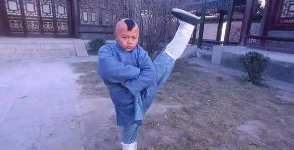 《给爸爸的信》和李连杰父子深情谢苗小时候经典剧照