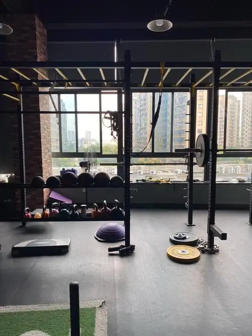 g-fit 健身工作室(海宁银泰城店)很棒的一家健身房,教练都是一对一