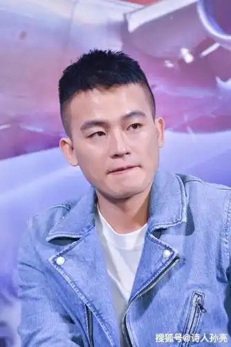 中国机长欧豪亮相武汉