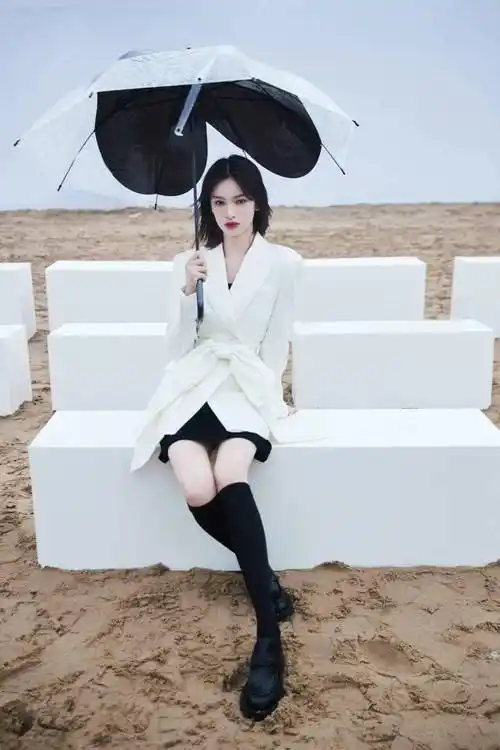 杨超越杨幂的高筒靴穿搭真的可以半永久