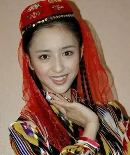 一个被抛弃,一个无戏可拍,还有一个大红大紫_事业_佟丽娅_古力娜扎