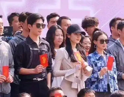 原创迪丽热巴被虫子吓到乱跳杨洋态度冷淡为避免炒cp如此避嫌