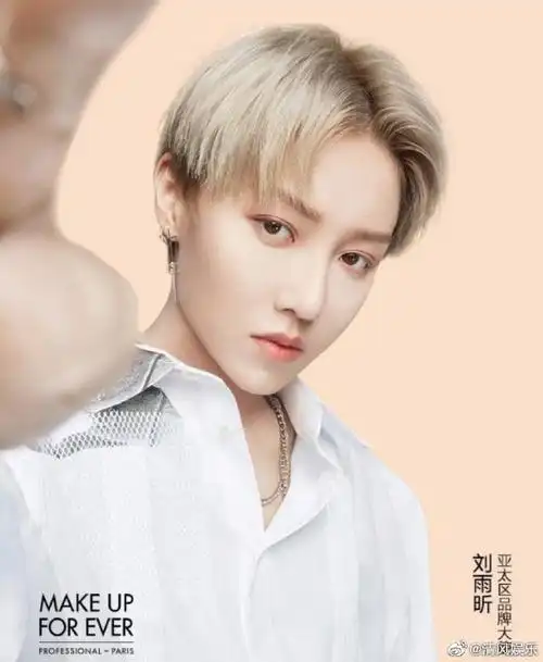 刘雨昕马甲线#刘雨昕官宣成为ck内衣亚洲区代言人!