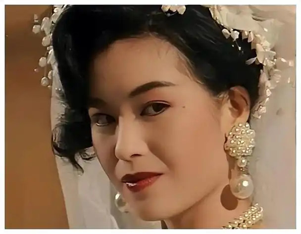 伍咏薇年轻时的美图