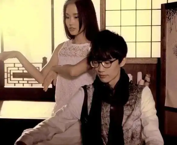 娱记曝黄龄公开恋情内幕:跟许嵩准备结婚,已被男方默认是儿媳?