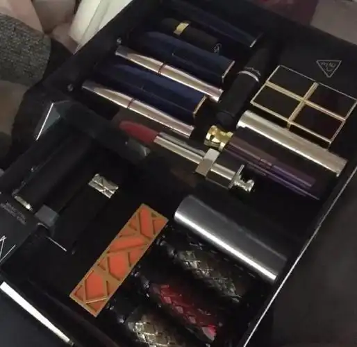 收到男朋友送的礼物一打开我就哭了网友还是直接打钱吧