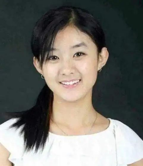 众所周知,赵丽颖出生在河北省廊坊市广阳区大长亭村.