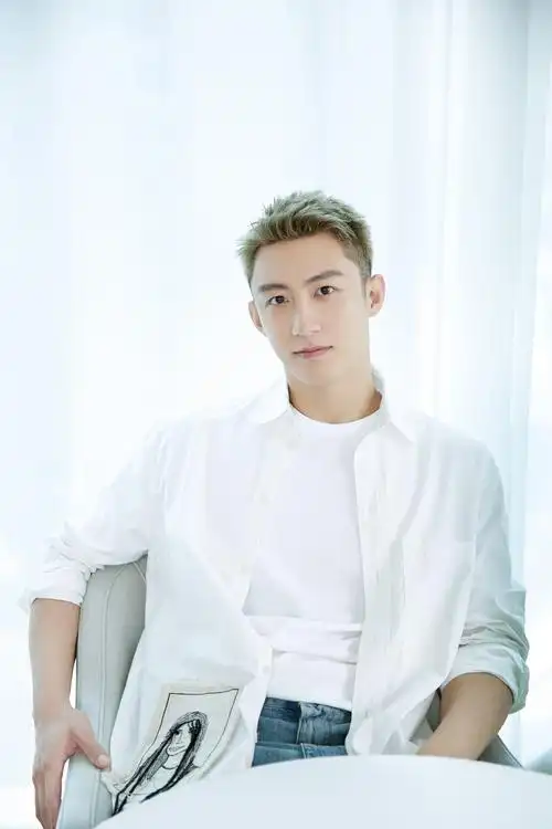 黄景瑜起诉多位造谣者要求平台公布涉案账户实名身份信息