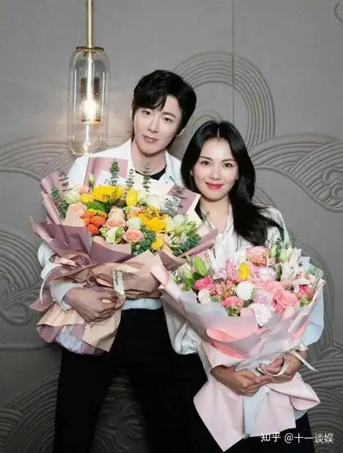 王子文刘宇宁新剧路透身高相差30公分显违和男方被指像巨人