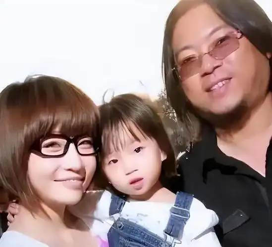 三月二十八日,高晓松的妻子西又米在自己的社交媒体上发了一段生日照