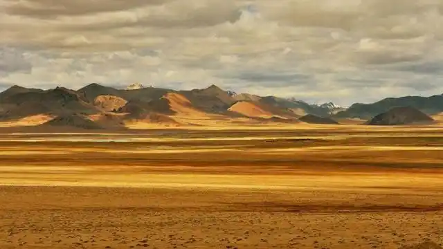 探秘中国最大无人区:危险超乎想象,一般人不太敢穿越而过!