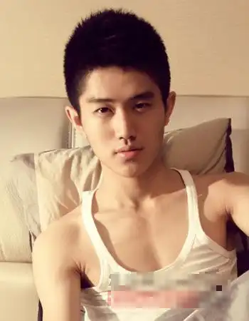 男学生寸头发型 男生短发碎发图片