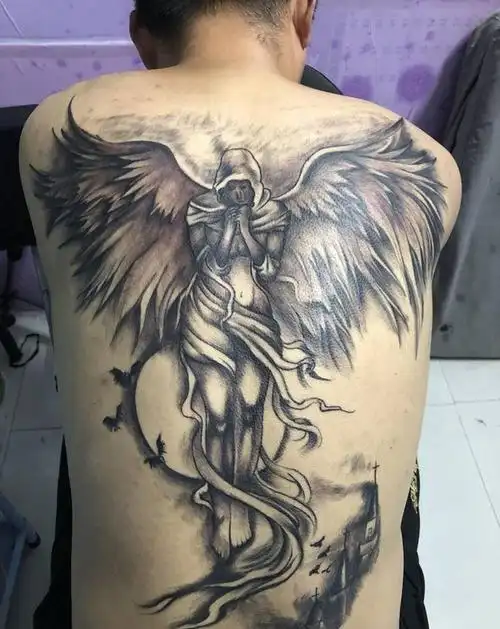 满背天使纹身图片_背部新传统纹身图案