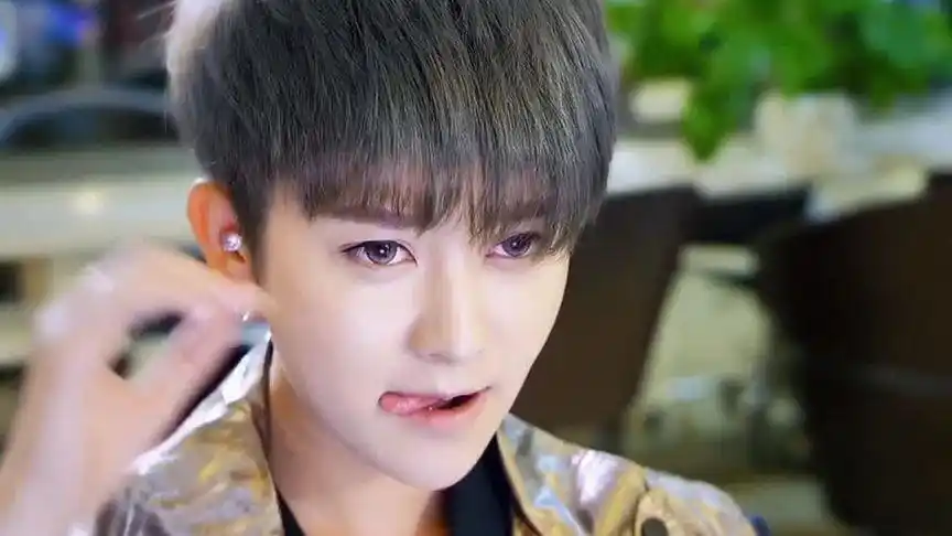 当女生剪短头发之后,帅起来还有男生什么事吗?有吗