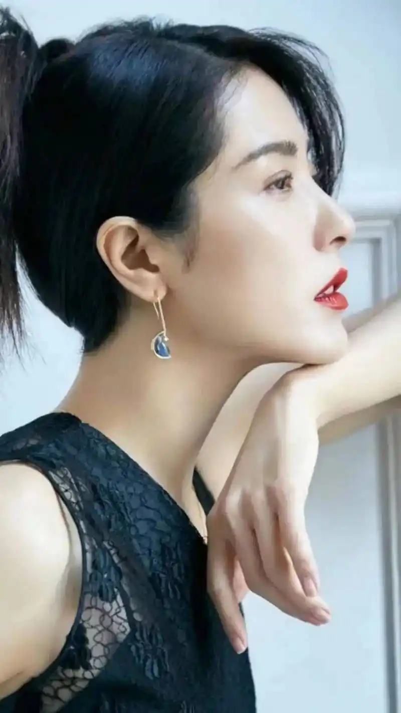 曾黎2023年05月08日 精美图集_表演_角色_外貌
