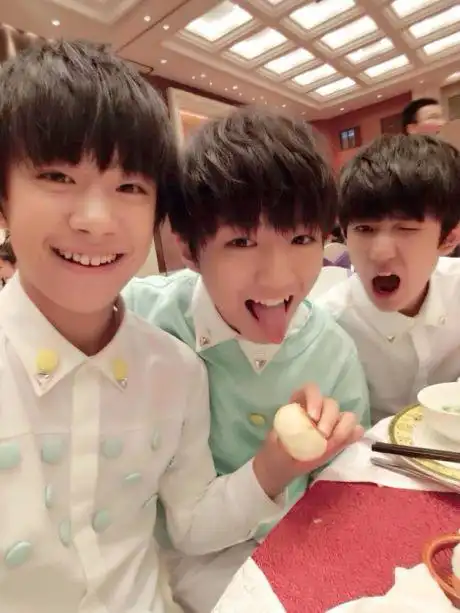 有没有tf boys 的照片