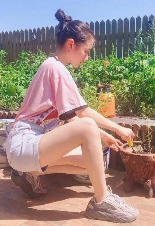 匡威没啥好看的李兰迪最近带火阿迪达斯的坦克鞋潮到爆