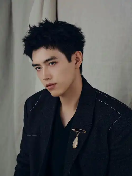 陈飞宇一个像晴天一个像雨天