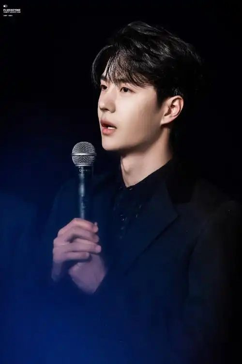 王一博超话.#抖音电影奇遇夜#在电影里照见95@uniq-王一博