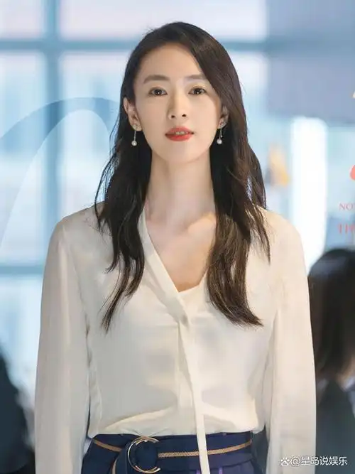 打败热依扎,闫妮,倪妮,谭松韵等实力派演员,一举斩获白玉兰奖跻身