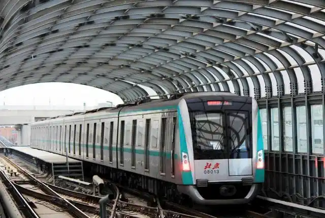 北京地铁21号线_北京迎来地铁大动脉,设有21站,全为地下线,沿线市民