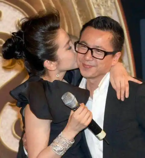 华谊兄弟商业帝国的"坍塌":风光时挥金如土,落难时人走茶凉_王中军_王