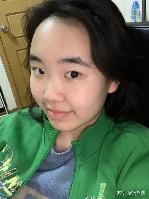 你见过鼻子塌,但是又好看的女生吗? - 知乎