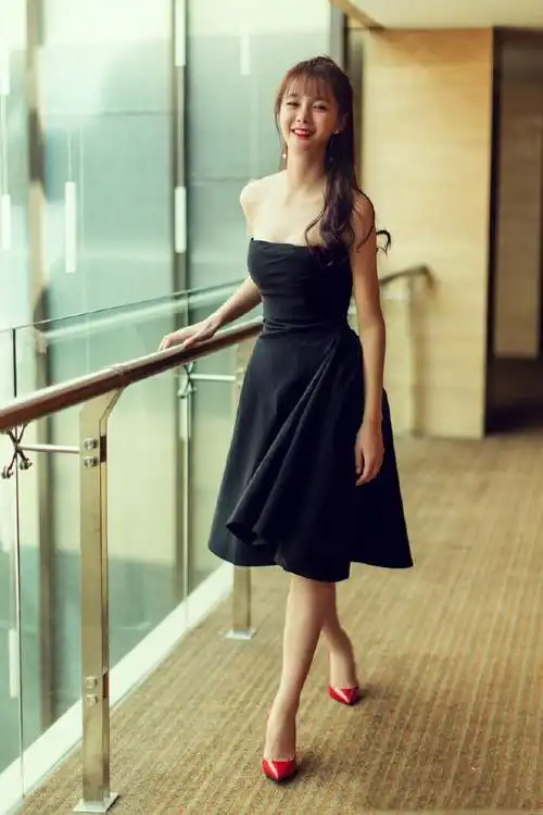 难怪杜海涛要将沈梦辰娶回家这大长腿没谁了连女生看了都喜欢