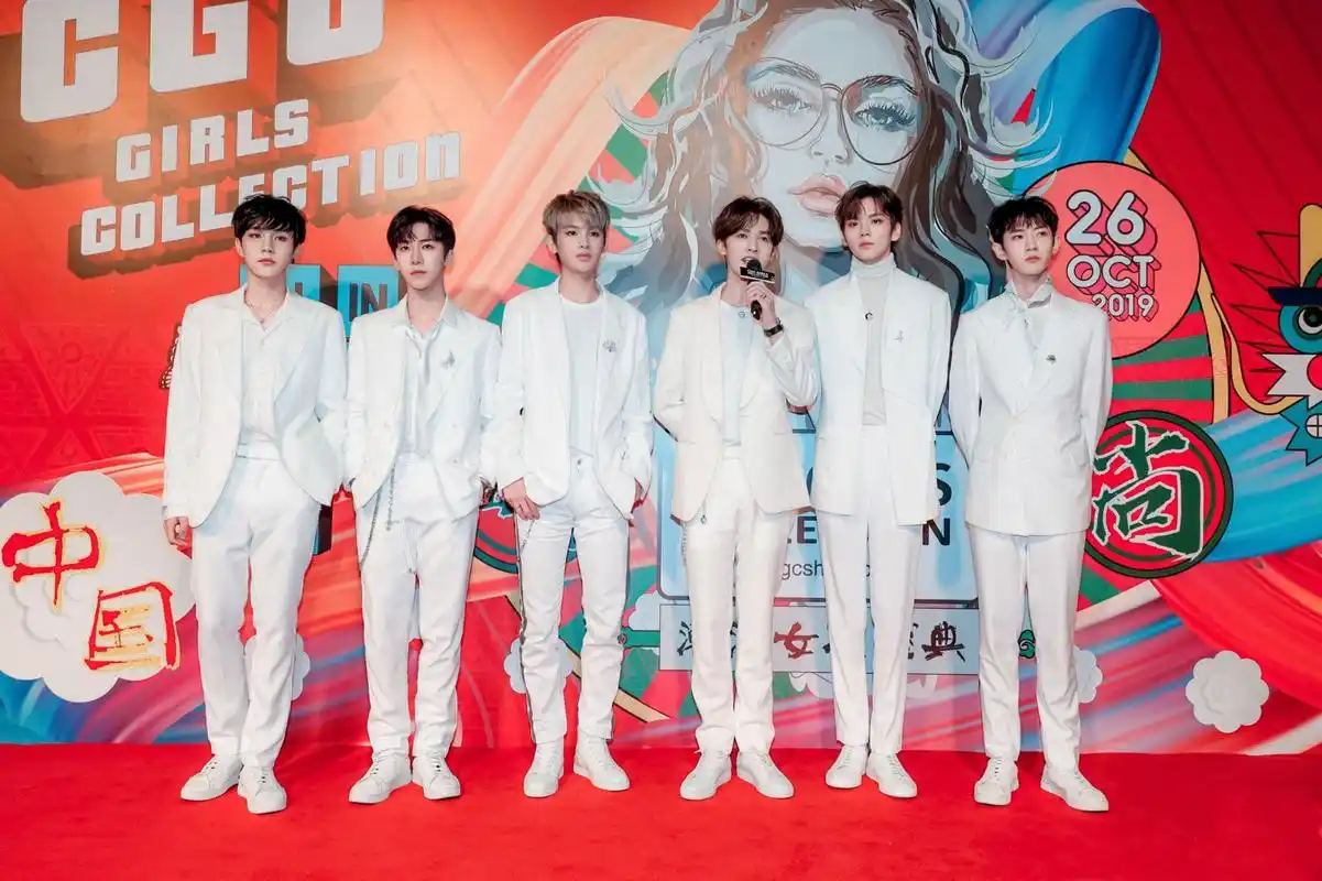 虽然范丞丞经常缺席团队的活动,但没有忘记6名好兄弟,还曾晒出与其他6