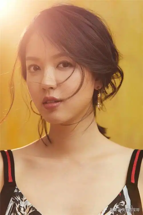 美图欣赏张梓琳甜美清秀写真