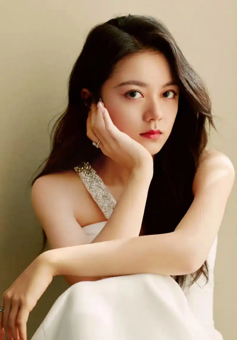 赵今麦的美,尽在不言中.