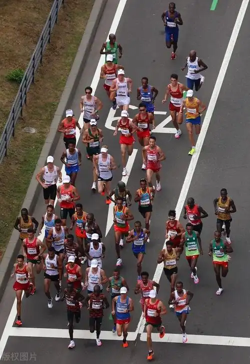 1896年在希腊雅典举行的首届奥运会设有马拉松比赛,当时仅设男子项目
