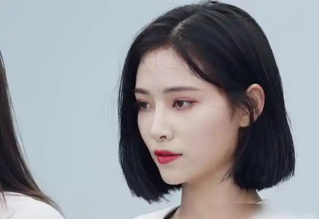 青你2:在公共表演的舞台上,许佳琪受到lisa的质疑|蔡徐坤|舞蹈_网易