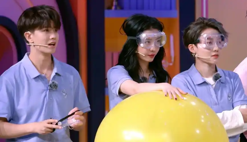 《非日常派对》尝鲜:刘雨昕任嘉伦玩选数字游戏 结果竟令人震惊-综艺