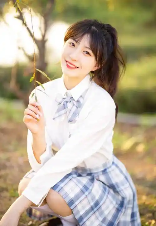 原创简约又自然大方的拍照姿势单人照这么拍照片真的很美