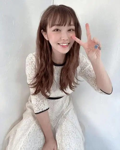 桥本甜歌中日混血美女写真