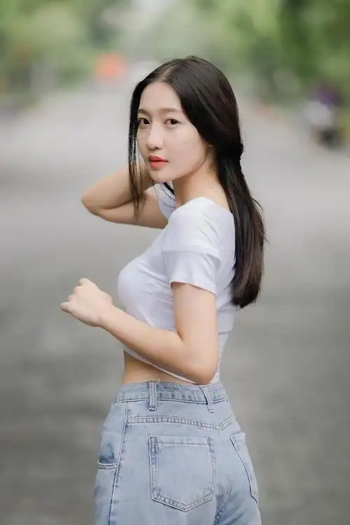 清纯可人小美女,缺女友的朋友来看看