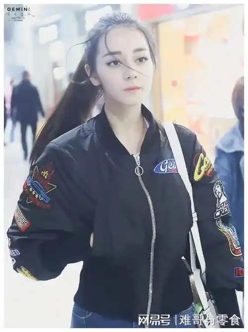 迪丽热巴走哪捂哪太装误会了看完生活照才明白她的苦衷