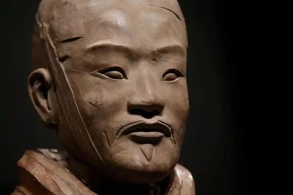 450万美元一尊的兵马俑在美展出手指竟被折断偷走这事道歉就算完