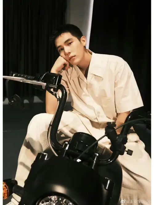 王安宇也太帅了吧那腹肌那臂膀绝了绝了好爱好爱#炽道  你看了吗