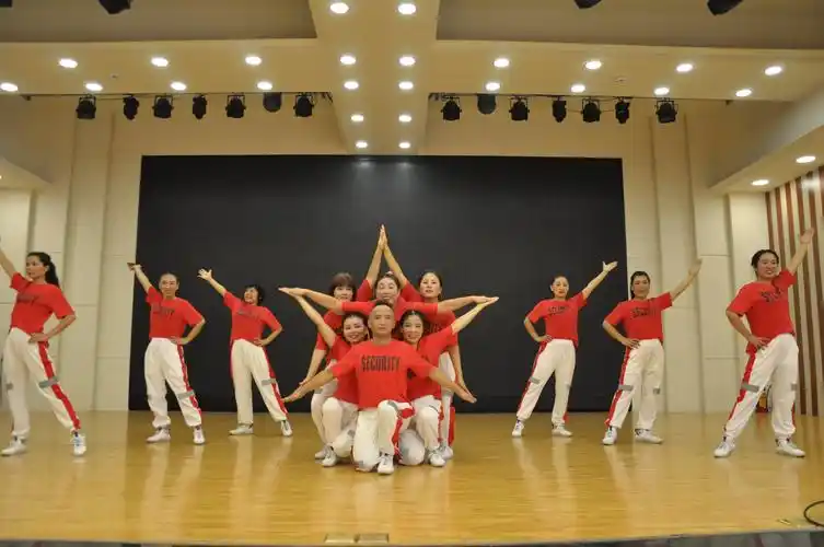 棠下镇新时代曳步舞队2019风彩