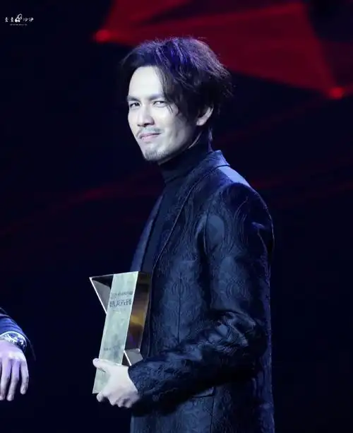 发个18张胡子哇系列,懂得都懂,所以到底是哪一种@钟汉良#钟汉良电视剧