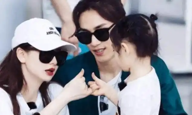 戚薇女儿长大了乖巧模样惹人爱气质跟妈妈一模一样