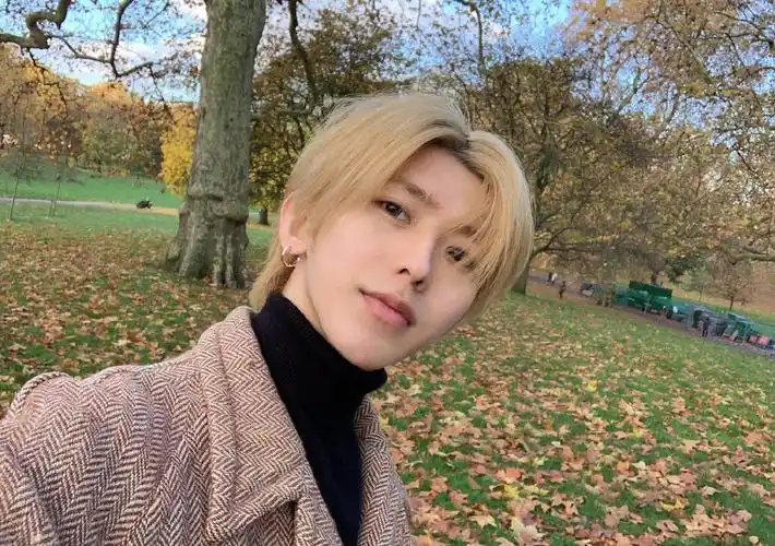 帅气小鲜肉蔡徐坤时尚写真