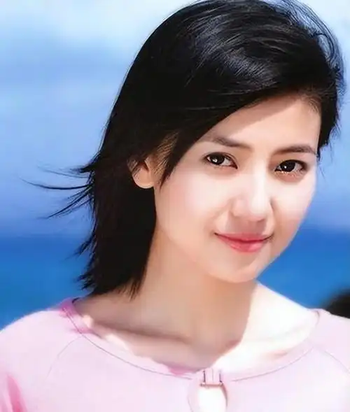 玩嗨的时候,高圆圆仿佛忘记了自己已经是一个妈妈了,找回了那个年轻